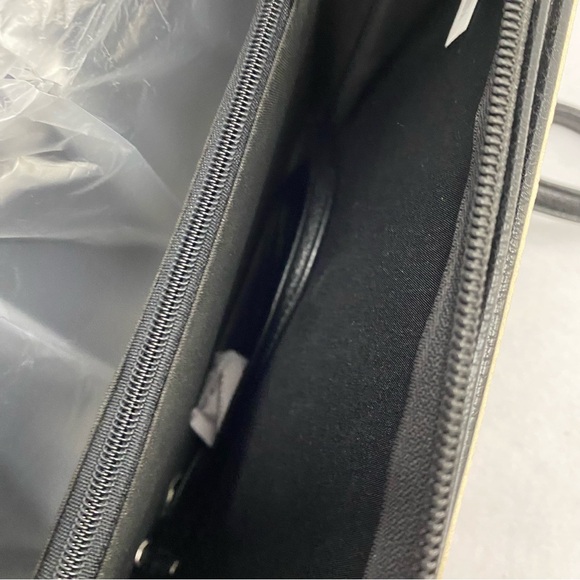 Charlie and The Chocolate Factory Novelty Purse Book Style - Picture 7 of 8